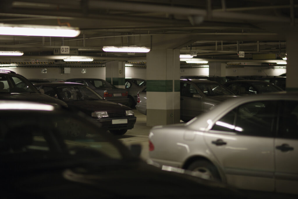 Estacionamiento-Cocheras-Comodas-Deco-Collection